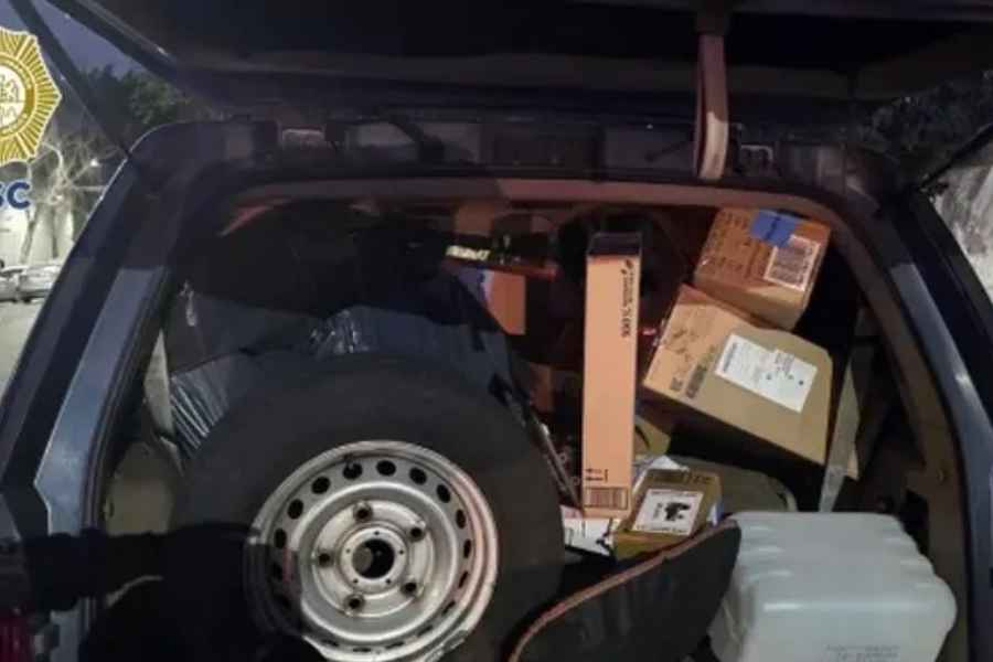 Detienen a dos hombres por robo de paquetes en Benito Juárez, CDMX