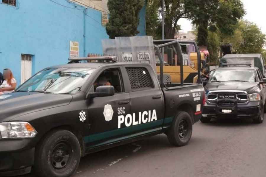 Dos hombres con armas largas son detenidos tras denuncia en Iztapalapa