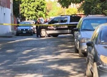 Encontraron a un hombre sin vida afuera de una fábrica en Guadalajara