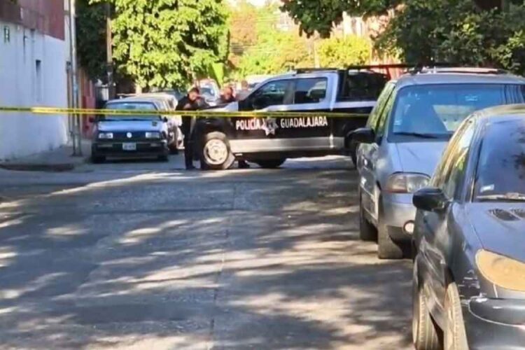 Encontraron a un hombre sin vida afuera de una fábrica en Guadalajara