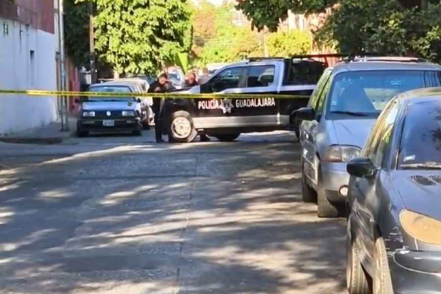 Encontraron a un hombre sin vida afuera de una fábrica en Guadalajara