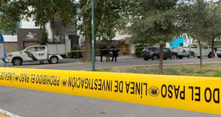 hombre sin vida camioneta Monterrey