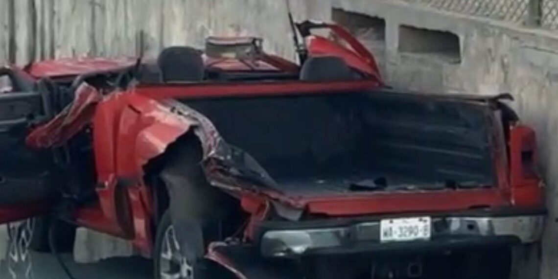 Fallece hombre al volcar su camioneta en canal de Matamoros, Tamaulipas