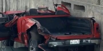 Fallece hombre al volcar su camioneta en canal de Matamoros, Tamaulipas