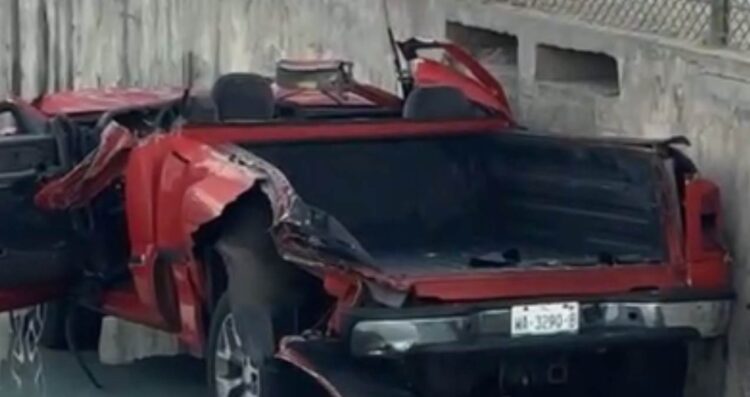 Fallece hombre al volcar su camioneta en canal de Matamoros, Tamaulipas