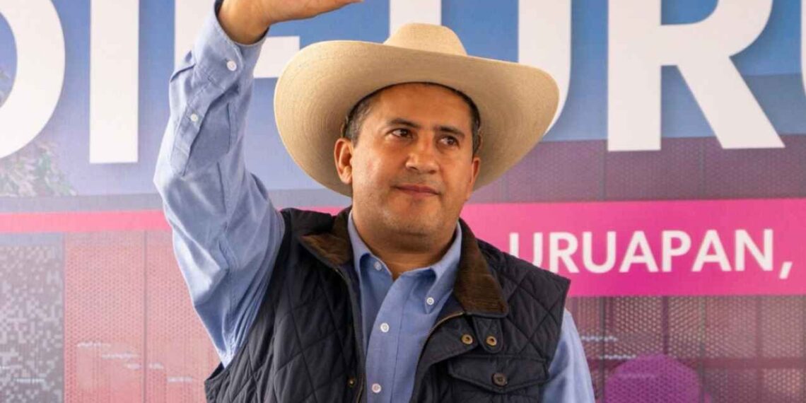 Fiscal General de Michoacán informa que tras el asesinato del alcalde, Carlos Manzo hay dos detenidos y un abatido