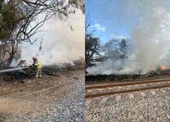 Fuego consume tarimas y basura en Escobedo, Nuevo León