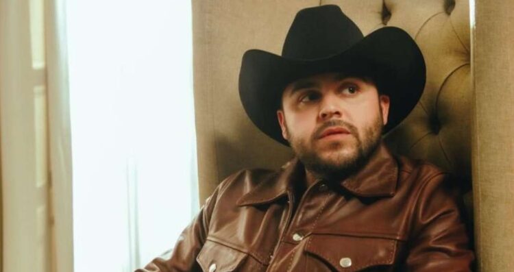 Gerardo Ortiz acude a audiencia por vínculos con empresa ligada al CJNG
