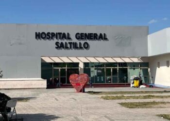 Hombre cayó de camioneta en movimiento y resultó gravemente herido en Saltillo