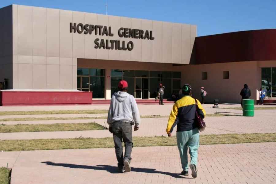 Hombre cayó de camioneta en movimiento y resultó gravemente herido en Saltillo