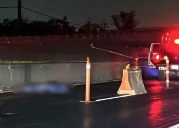 Hombre muere al ser atropellado tras intentar cruzar la Carretera Miguel Alemán en Apodaca, NL