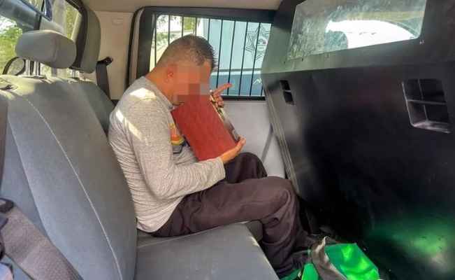 Hombre recupera urna con cenizas de su madre tras perderlas en bar de Monterrey, NL