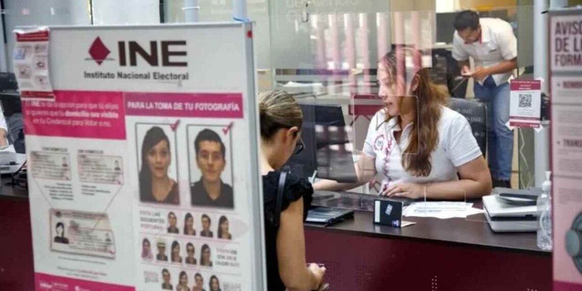 INE defiende licitación para producir credenciales de elector hasta 2031