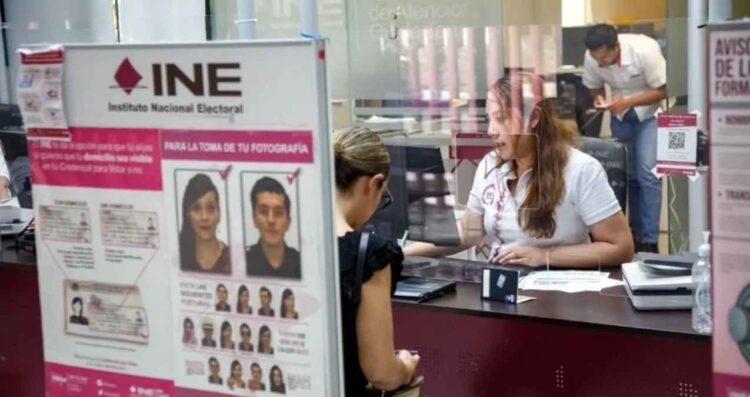 INE defiende licitación para producir credenciales de elector hasta 2031