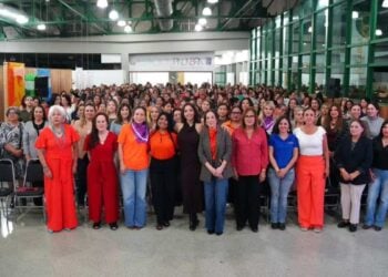 INMUJER realiza conferencia “El arte de andar bien a gusto” en Nuevo Laredo, Tamaulipas