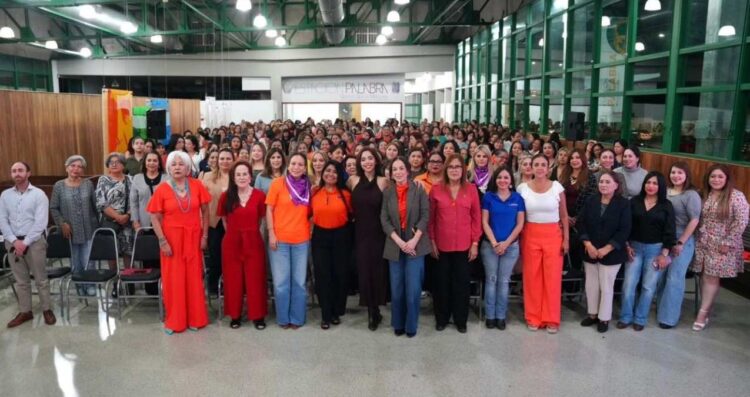INMUJER realiza conferencia “El arte de andar bien a gusto” en Nuevo Laredo, Tamaulipas