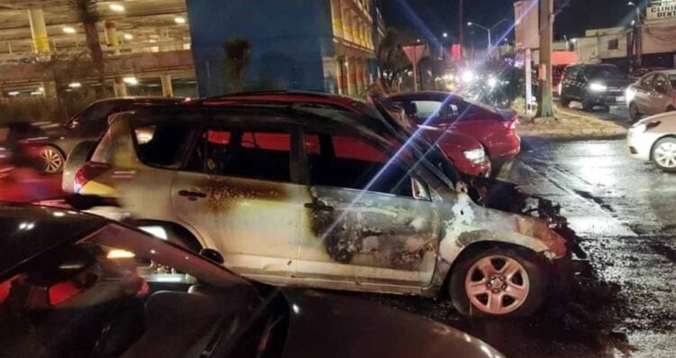 Incendio en vehículo Monterrey