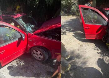 Incendio vehicular en Linares
