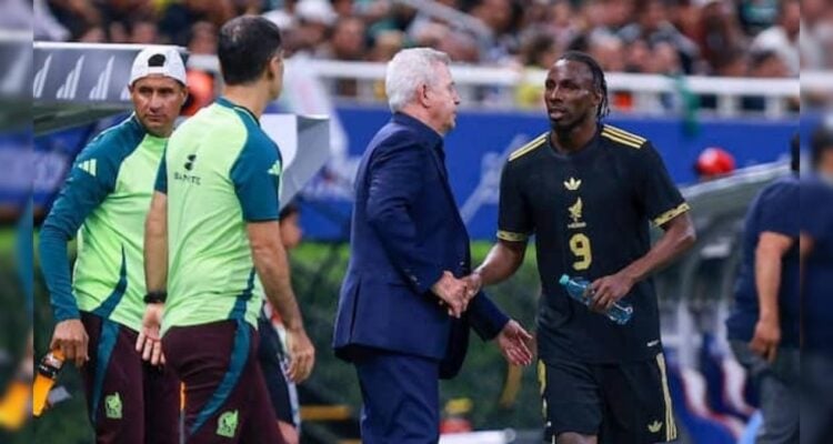 Julián Quiñones Selección Mexicana