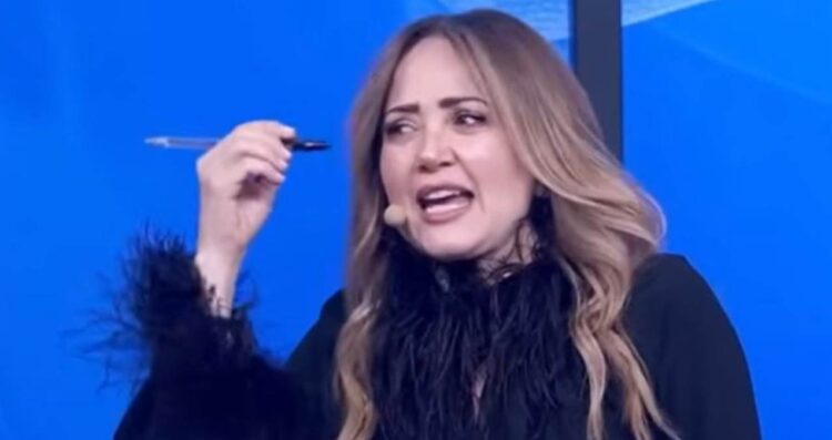 Karenka reclama a Andrea Legarreta en Las Estrellas Bailan en Hoy