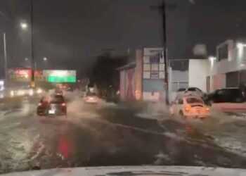 Lluvias intensas causan cierres viales en Nuevo León