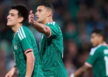 Marcelo Bielsa elogia a Gilberto Mora Un jugador maduro