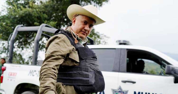 “México viste de rojo” se viraliza corrido en homenaje a Carlos Manzo, alcalde asesinado en Uruapan
