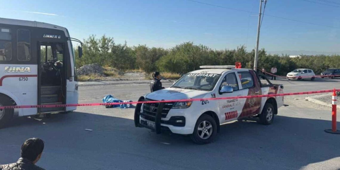 Motociclista muere en trágico choque con camión en Zuazua, Nuevo León