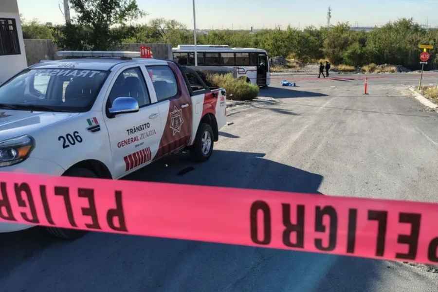 Motociclista muere en trágico choque con camión en Zuazua, Nuevo León