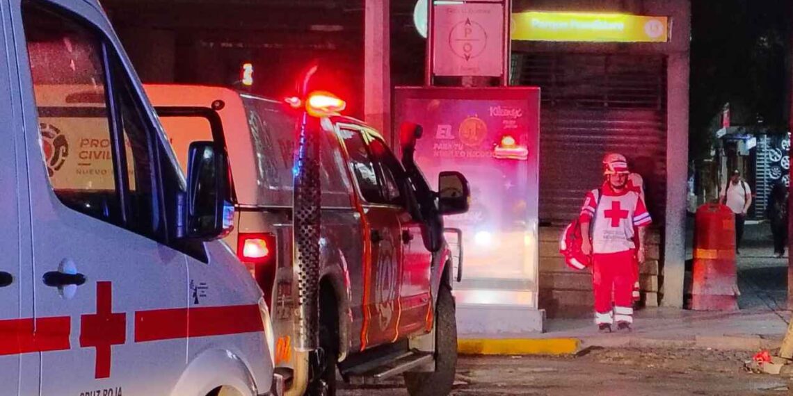 Mujer muere en la estación Fundidora