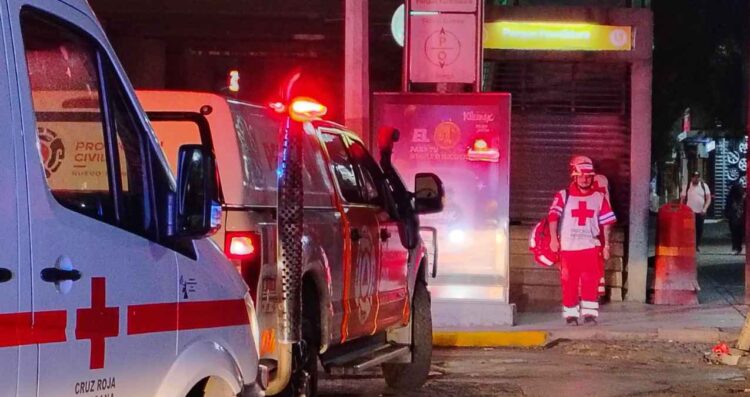 Mujer muere en la estación Fundidora