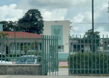 Niño muere por intoxicación tras usar anafre durante frío extremo en Tetelcingo