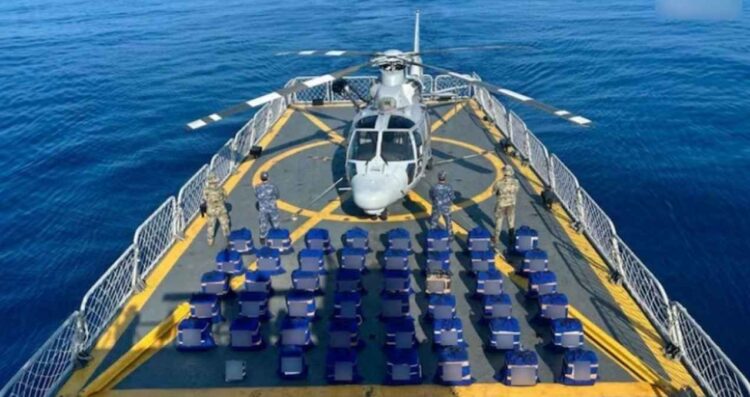 Operativo federal decomisa 2.5 toneladas de cocaína en costas de Michoacán