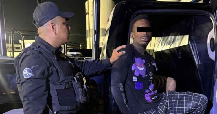 Policía de Monterrey detiene a hondureño tras intentar ahorcar a su novia
