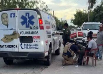 Motociclista repartidor derrapa y termina lesionado en Matamoros, Tamaulipas