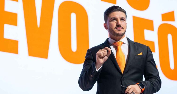 Samuel García presenta logros y promete nuevas líneas del Metro para el Mundial 2026