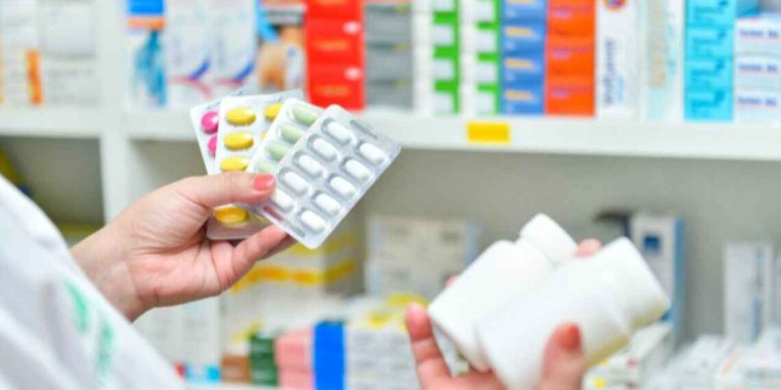Sancionarán a farmacéuticas por incumplir con entrega de medicamentos: Claudia Sheinbaum