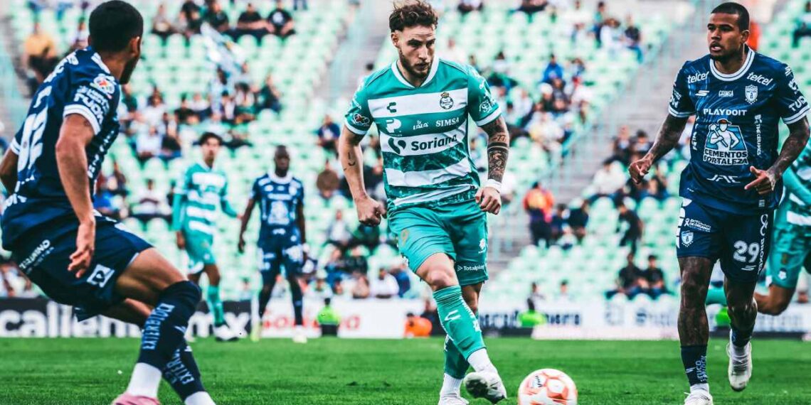 Santos Laguna derrota a Pachuca