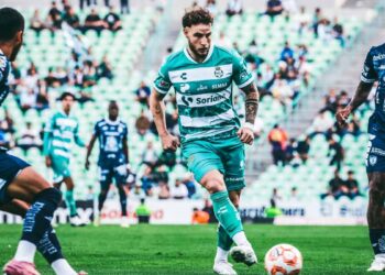 Santos Laguna derrota a Pachuca