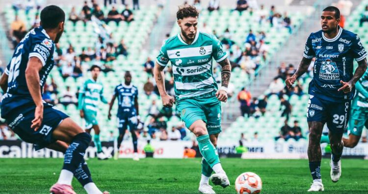 Santos Laguna derrota a Pachuca