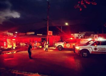 Se registra incendio en dos tanques de gas en la colonia Santa Mónica de Juárez, Nuevo León