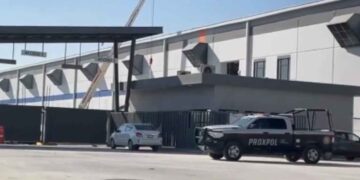 Trabajador resulta herido al tocar un cable de energía en Escobedo, NL