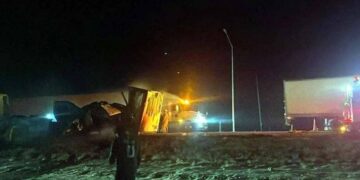 Tráiler se incendia en Sabinas Hidalgo