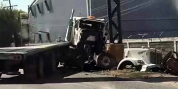 Trailero herido en Apodaca