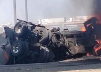 Tren choca contra pipa cargada de combustible en Teocalco, Hidalgo
