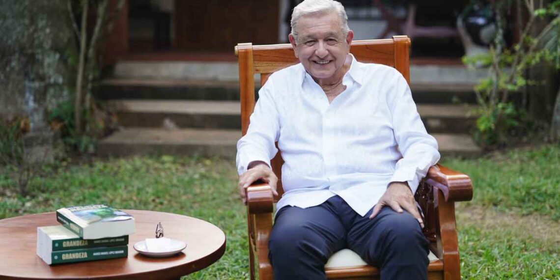 AMLO “Grandeza” nuevo libro