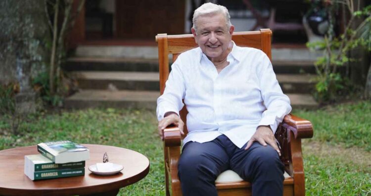 AMLO “Grandeza” nuevo libro