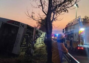 Volcadura de autobús en Michoacán