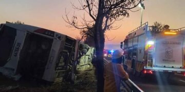 Volcadura de autobús en Michoacán
