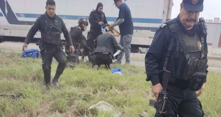 Vuelca patrulla de la Fuerza Civil en Escobedo, Nuevo León; reportan varios heridos